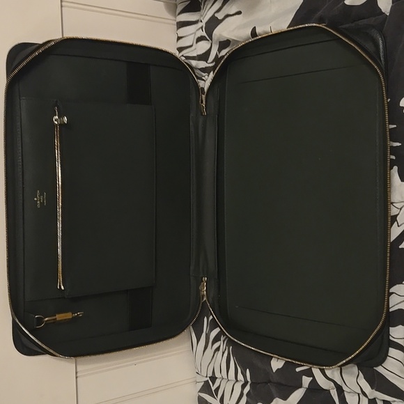 💞LOUIS VUITTON Taiga Baltic Document Bag/Briefcase - Picture 4 of 16
